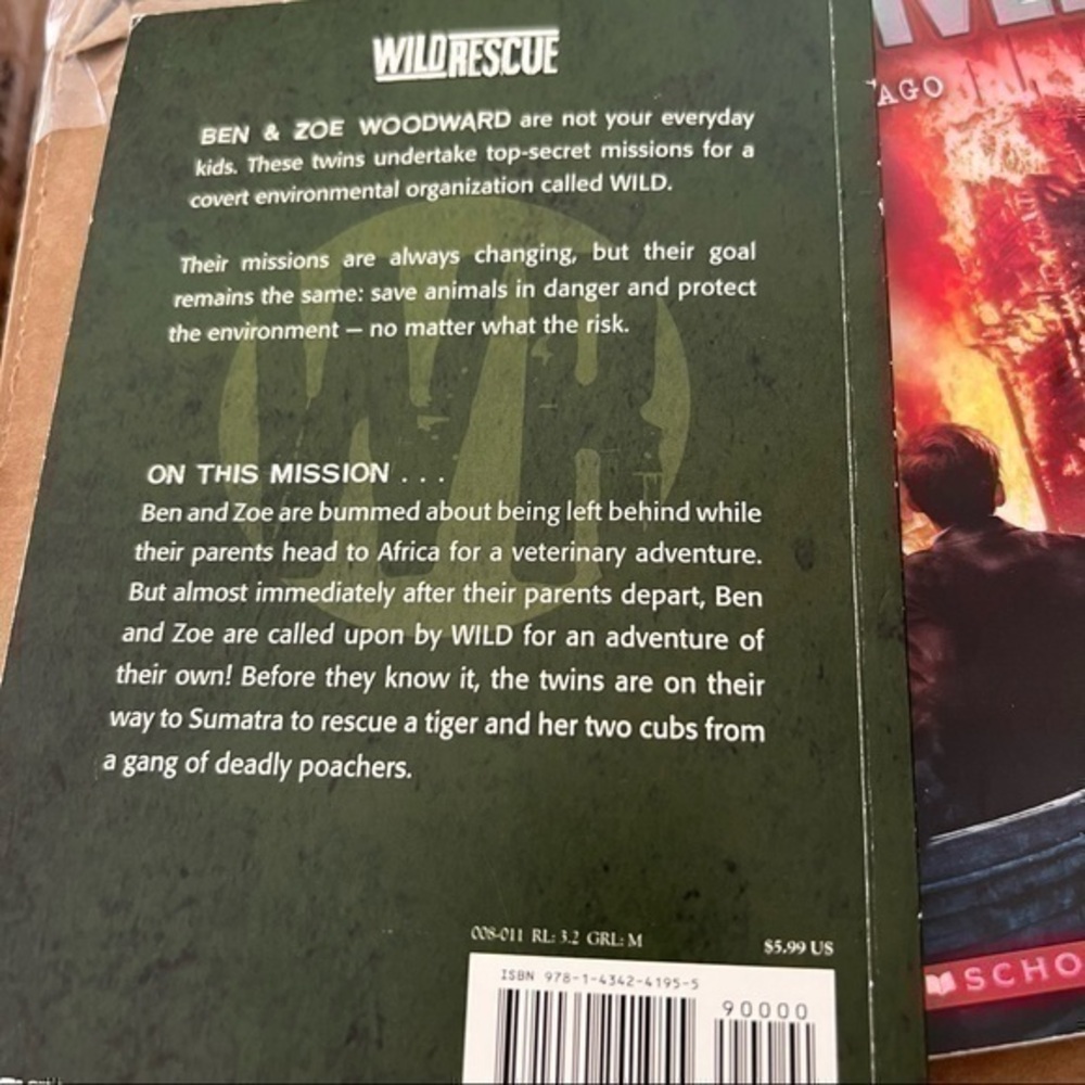 Books Bundle - Picture 8 of 10